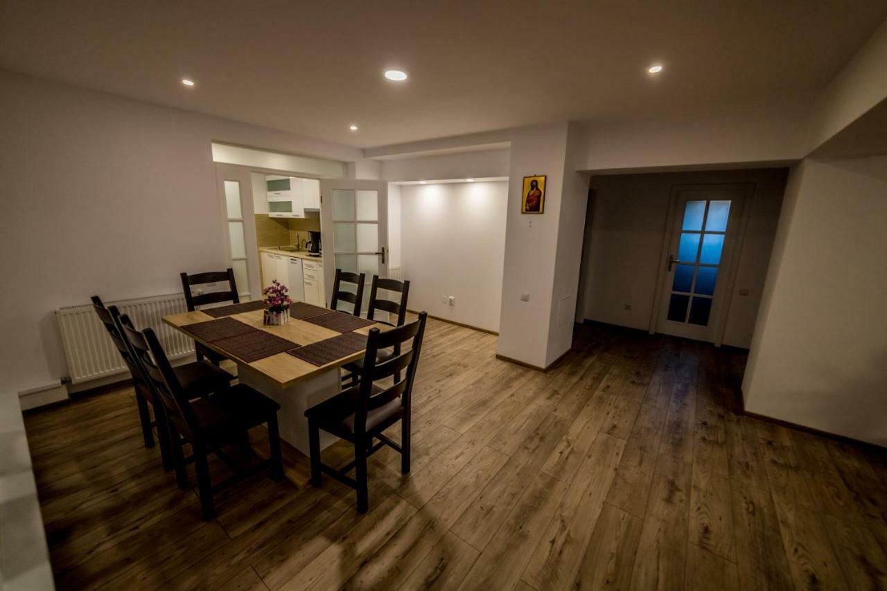 Apartament Sorina Maria Apartment Deva Exterior photo