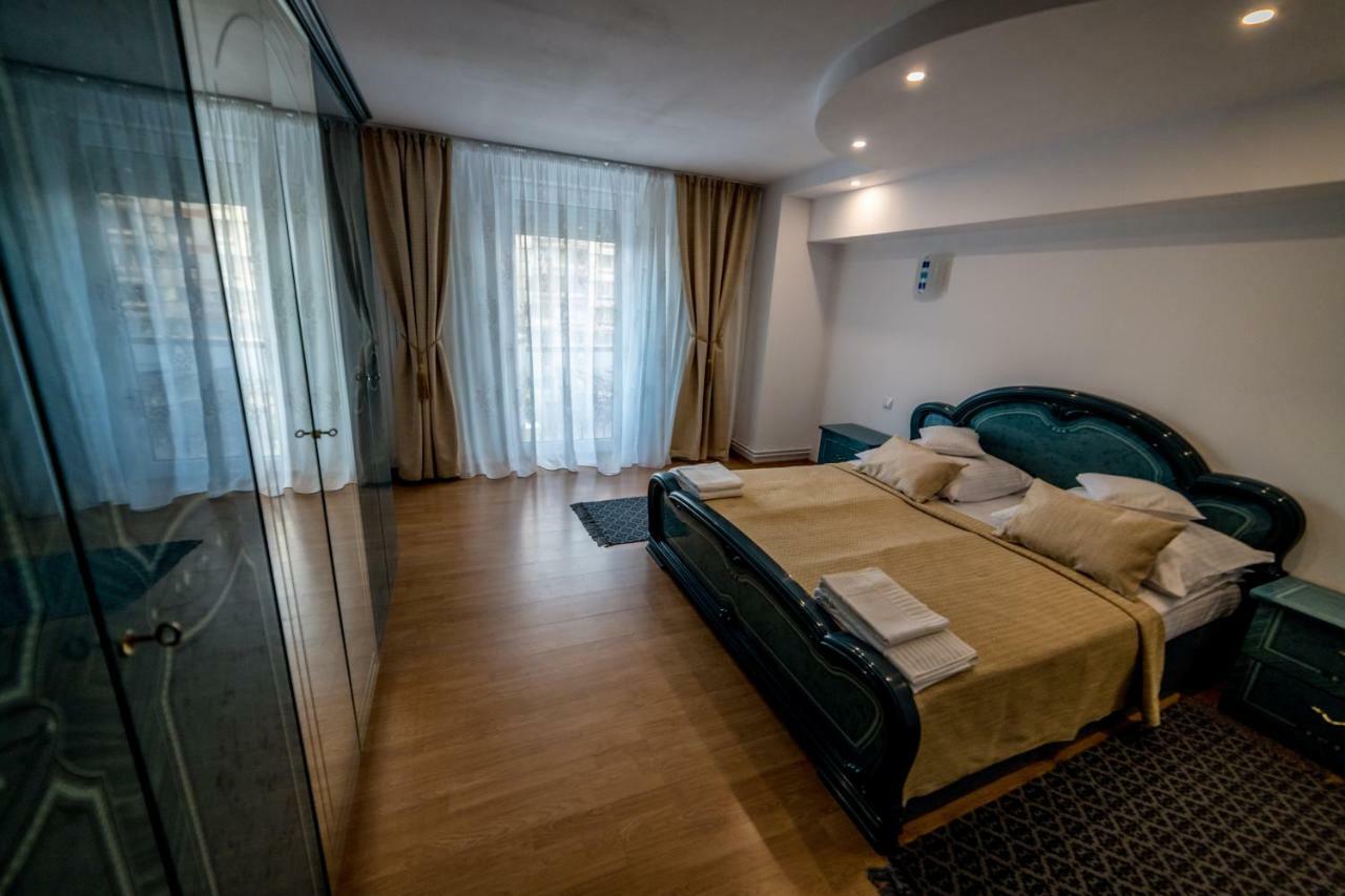 Apartament Sorina Maria Apartment Deva Exterior photo