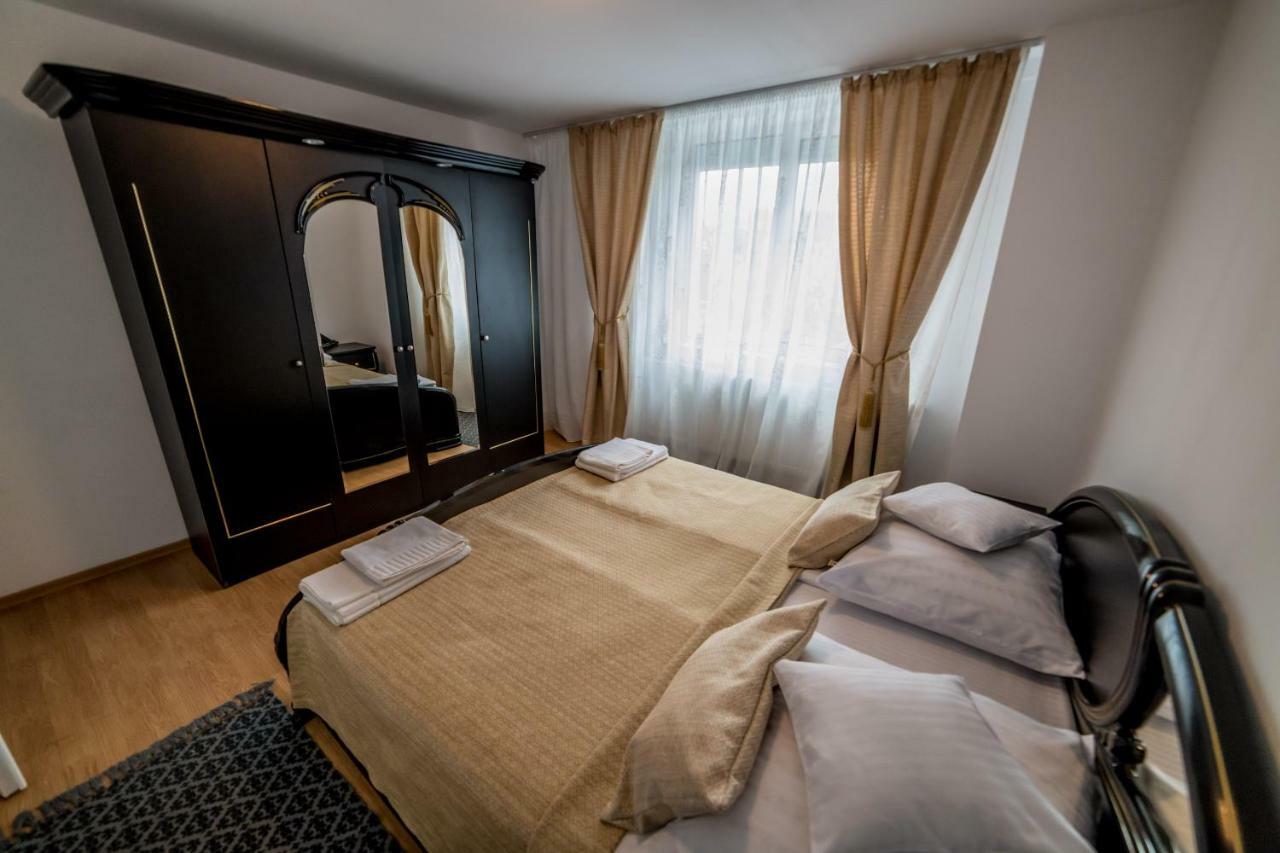 Apartament Sorina Maria Apartment Deva Exterior photo